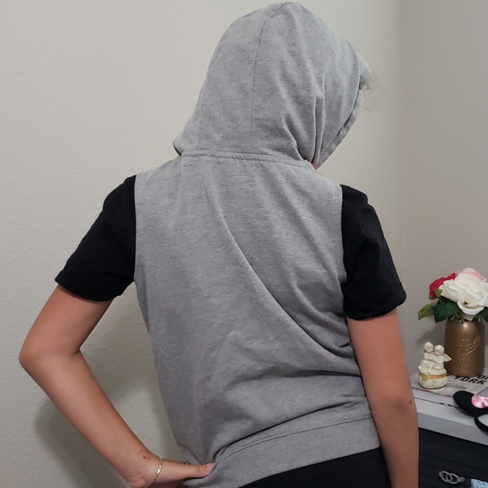 Minnie Mouse Sleeveless Hoodie - Picture 3 of 6
